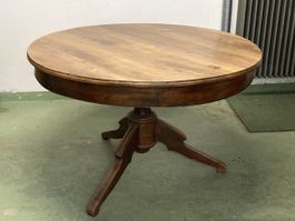 Antiker runder Holztisch aus Nussbaum