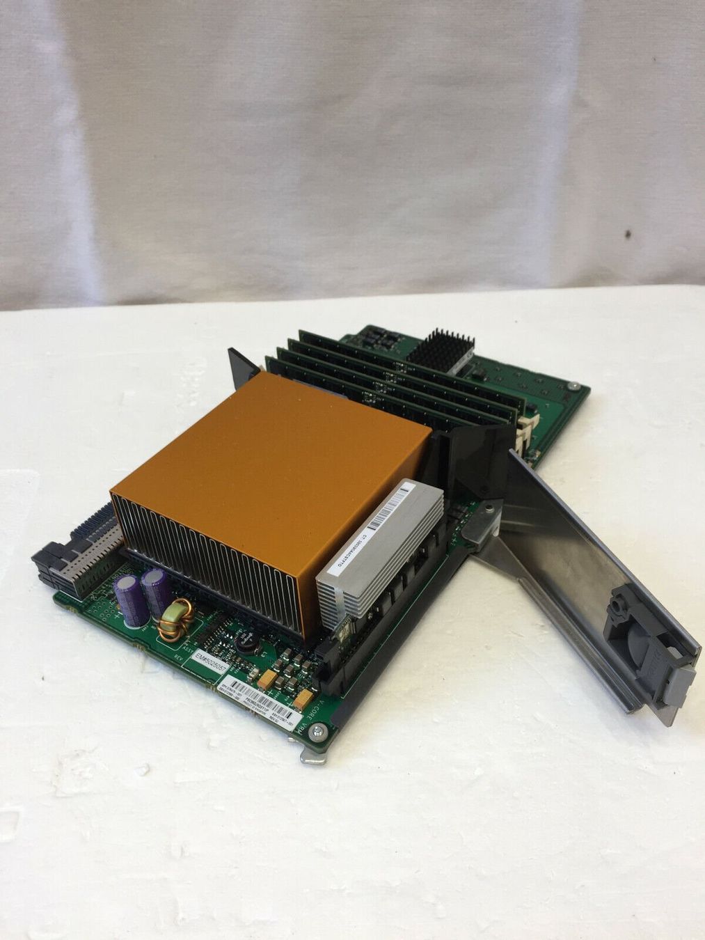 Hewlett Packard Server: HP 378476-001 PROCESSOR MEMORY BOARD PROLIANT DL585 G1 – Usato da Locarno venduto da Sa.chan 2