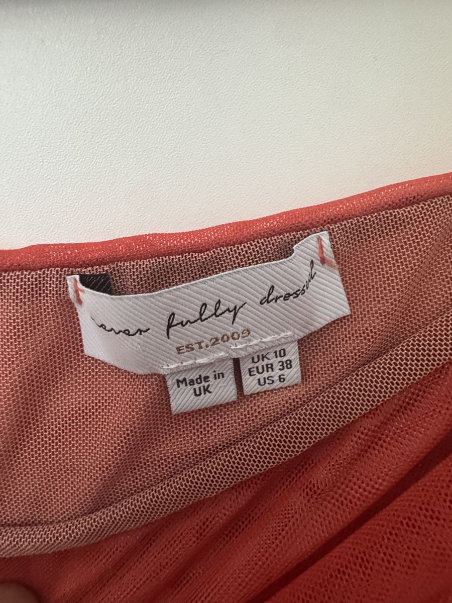 Top: Haut Pretty Little Things taille 38 – Nuovo (secondo la descrizione) da Meyrin venduto da mai_pl7s 1