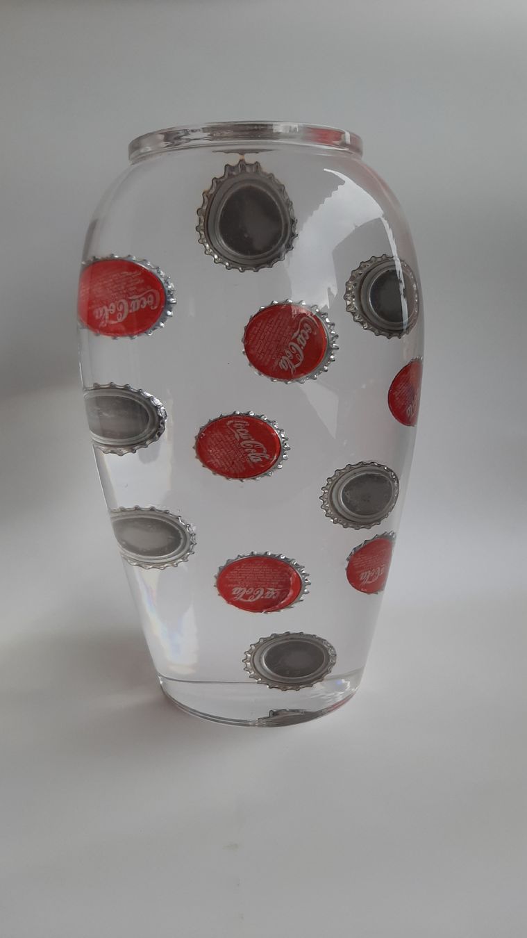 Coca-Cola Tutte le decorazioni: Capsule Coca-Cola dans une sculpture en lucite – Usato da Lausanne venduto da 55michel 3