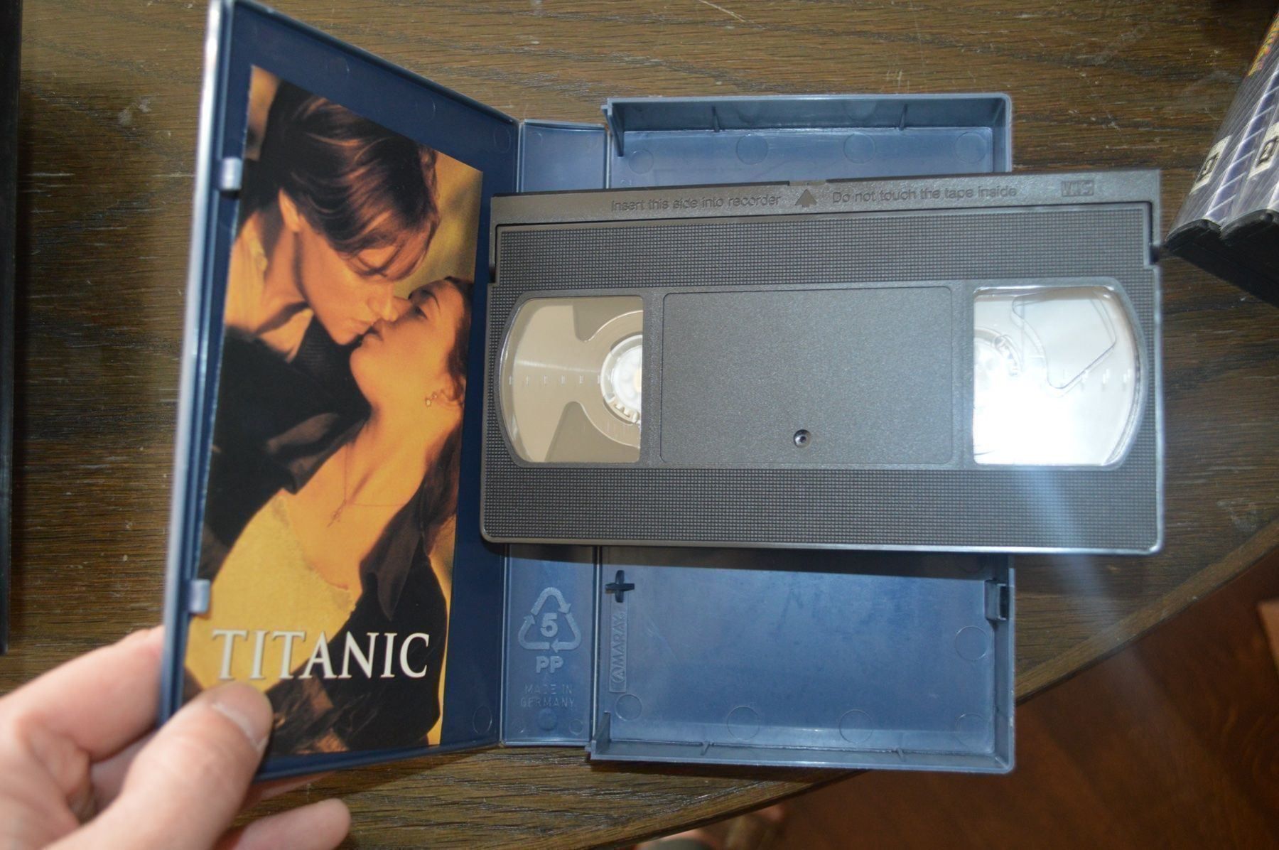 Tutti i VHS: Titanic + Der Mann in der... 2 VHS – Usato da Bitsch venduto da jajo79076 3