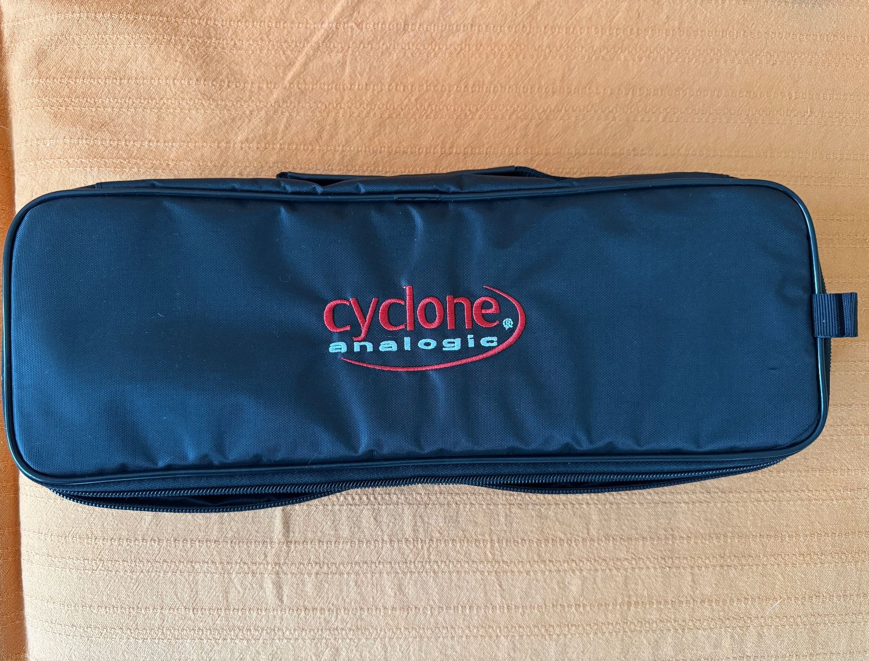 Musikinstrumente: Cyclone Analogic TT-606 Drum Drone Analog Drum Machine – Neu (gemäss Beschreibung) aus Basel von CBassReflex 4