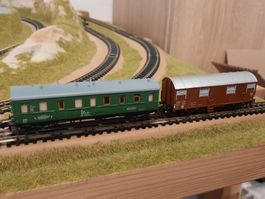 2 Stk. hübsche Minitrixwagen, Nr. 3061 & Nr. 3239, Spur N