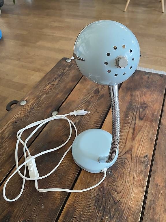 Lampes: Hellblaue Tischlampe  – D'occasion à Diessenhofen par car_g7nt 1