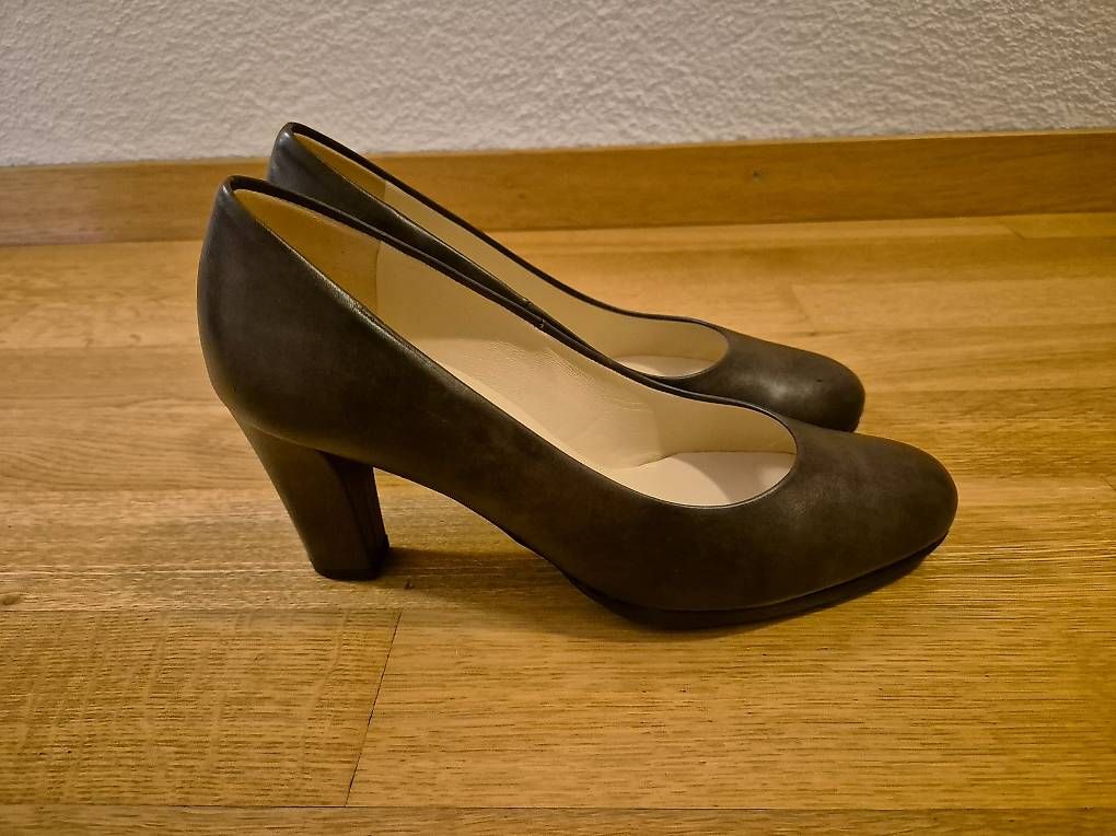 Kaiser Scarpe da donna: Pumps Peter Kaiser Damen Gr. 4 1/2 – Usato da Niederrohrdorf venduto da sm_f 1