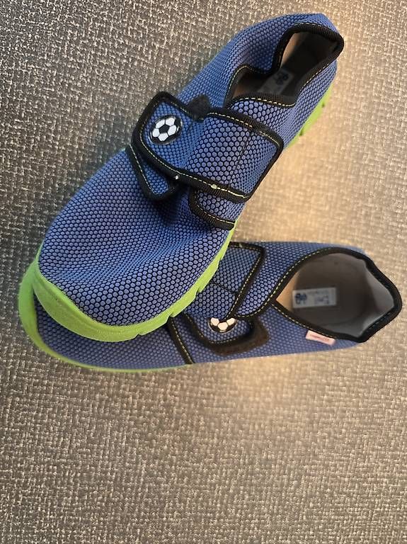 Chaussures garçon: Hausschuhe Grösse 36 – D'occasion à Tägerwilen par pre_tpc6 1