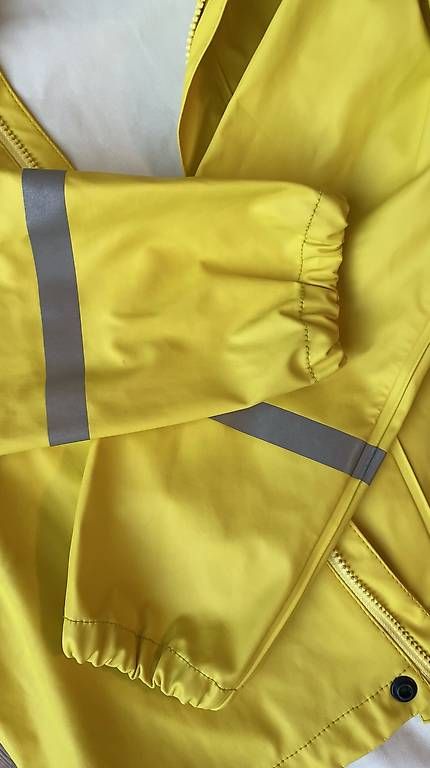 Jacken & Mäntel: REIMA Regenjacke 134 – Gebraucht aus Wolfhausen von pas_nz7l 2