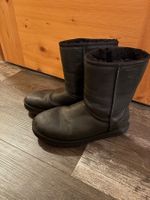 UGG Boots Classic Short – Schwarzes Leder – Gr. 40.5
