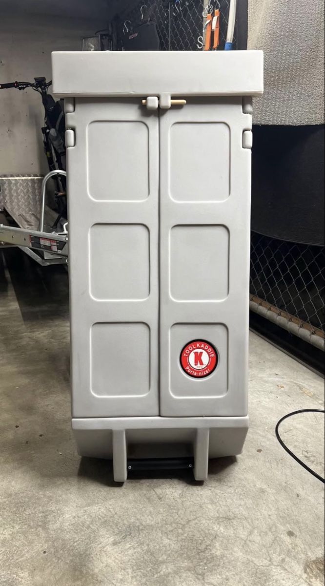 Eléments de bureau: Rollkorpus / Rollcontainer für Garage oder Werkstatt – Neuf (Voir description) à Greifensee par potenza66