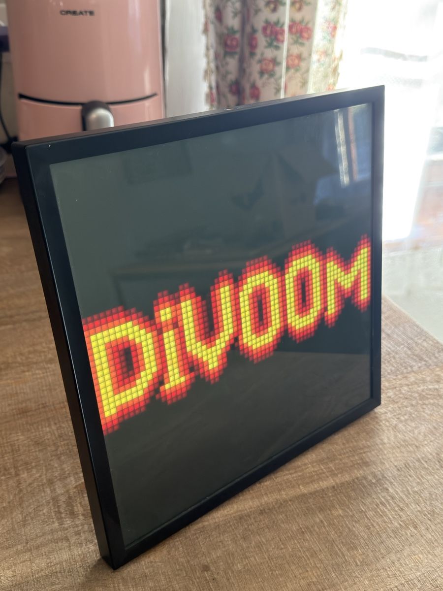 Monitor: Divoom Pixoo 64 LED Display neuwertig – Usato da Sorvilier venduto da Ms.Meow