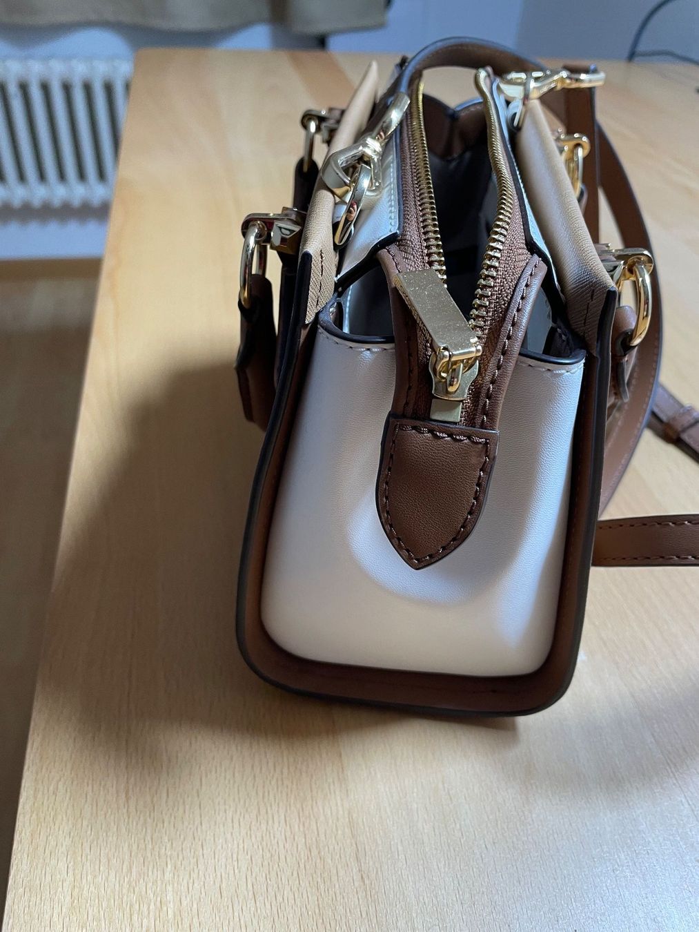 Michael Kors Taschen für Damen: Michael Kors Umhängetasche – Beige/Braun – Gebraucht aus Kloten von gma20 2
