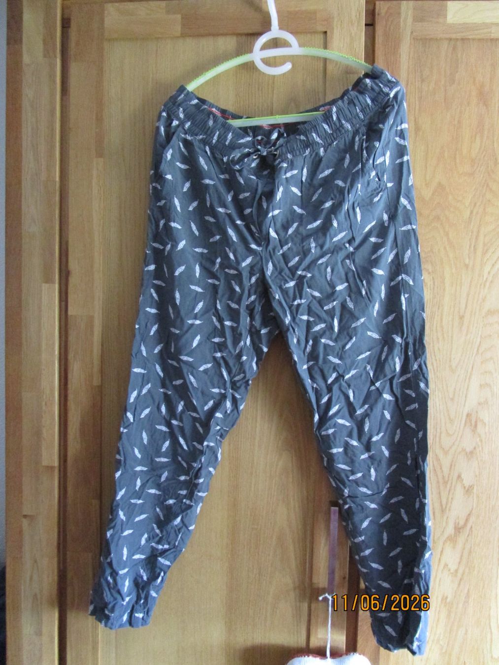 Pantaloni: Sommerhose olive – Usato da Birmenstorf AG venduto da Edelweiss25