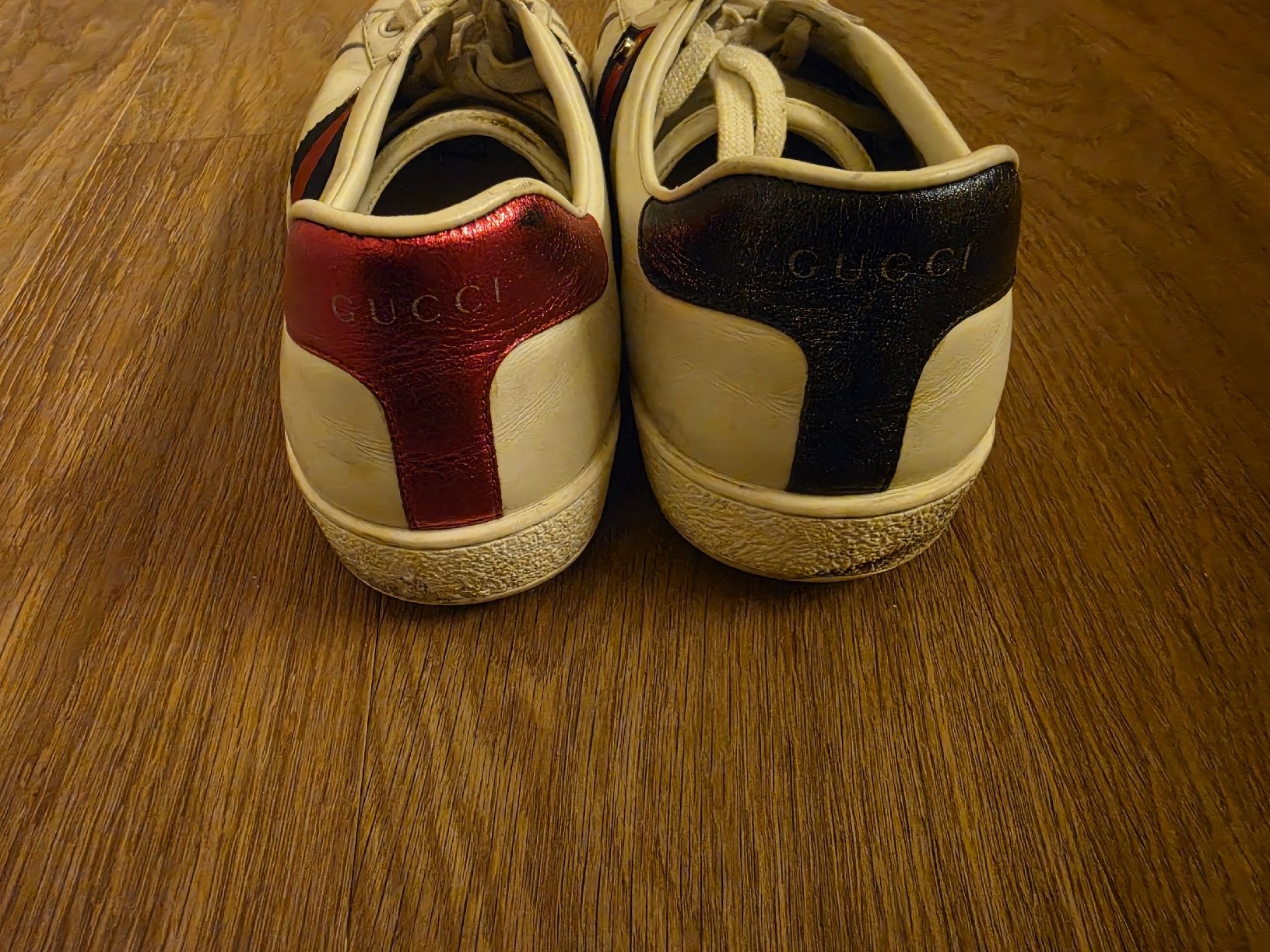Gucci Herrenschuhe: Gucci White Leather Ace Sneakers with Removable Patch  – Gebraucht aus Effretikon von gen_w9wk 4