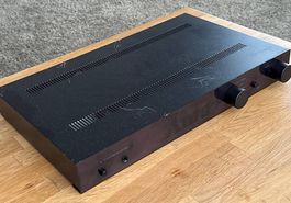 B&W Aura VA-50 Integrated Amp