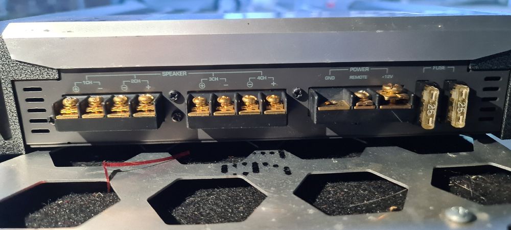 Kit de câbles audio pour Amplificateur de Voiture - Câble pour Subwoofer de 1500 Watt - Jeu de 4 Câbles - 5 Mètres (CPK20D) | Caliber