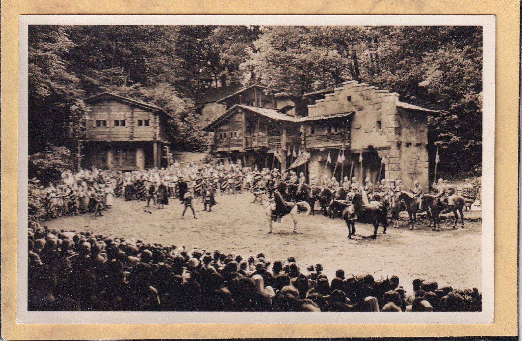 Ansichtskarten: Interlaken - Freilichtspiele - Apfelschuss-Szene – Gebraucht aus Orvin von Pyaeschli
