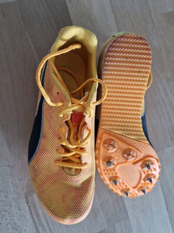 Puma Scarpe per ragazzi: Nagelschuhe Puma Gr. 33 – Usato da Liebefeld venduto da Sibe82