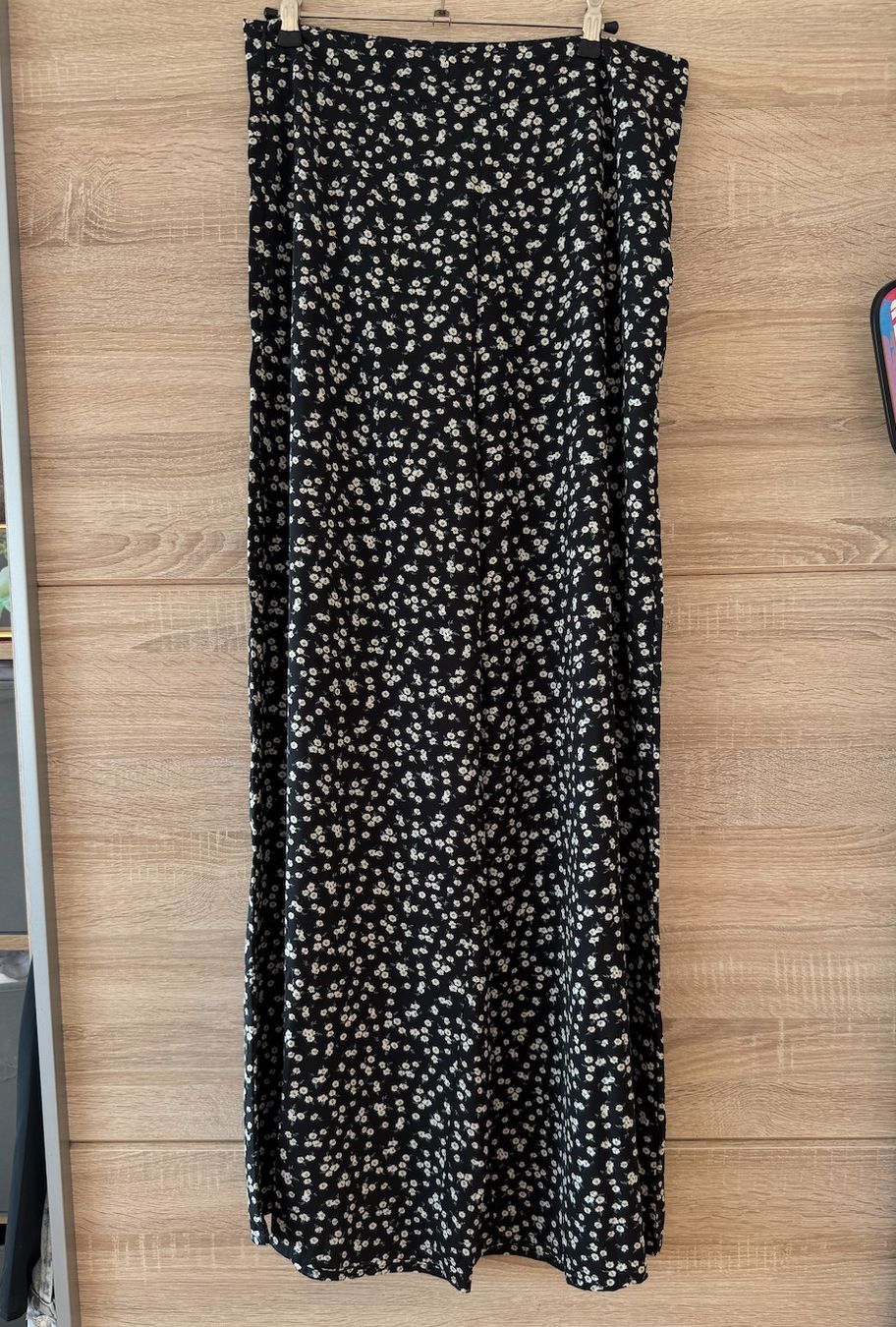 Shein Pantaloni: Pantalon leger fleuri large – Nuovo e nell'imballaggio originale da Montreux venduto da Iza_81199 4