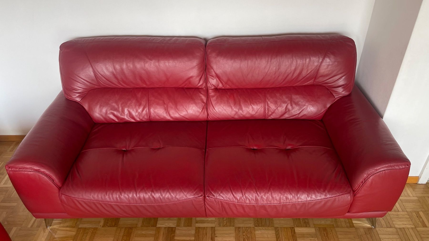 Divani: Zwei Rote Echtleder Sofas – Ideal für Wohnzimmer oder Büro – Usato da Kägiswil venduto da asp_9cd9 4