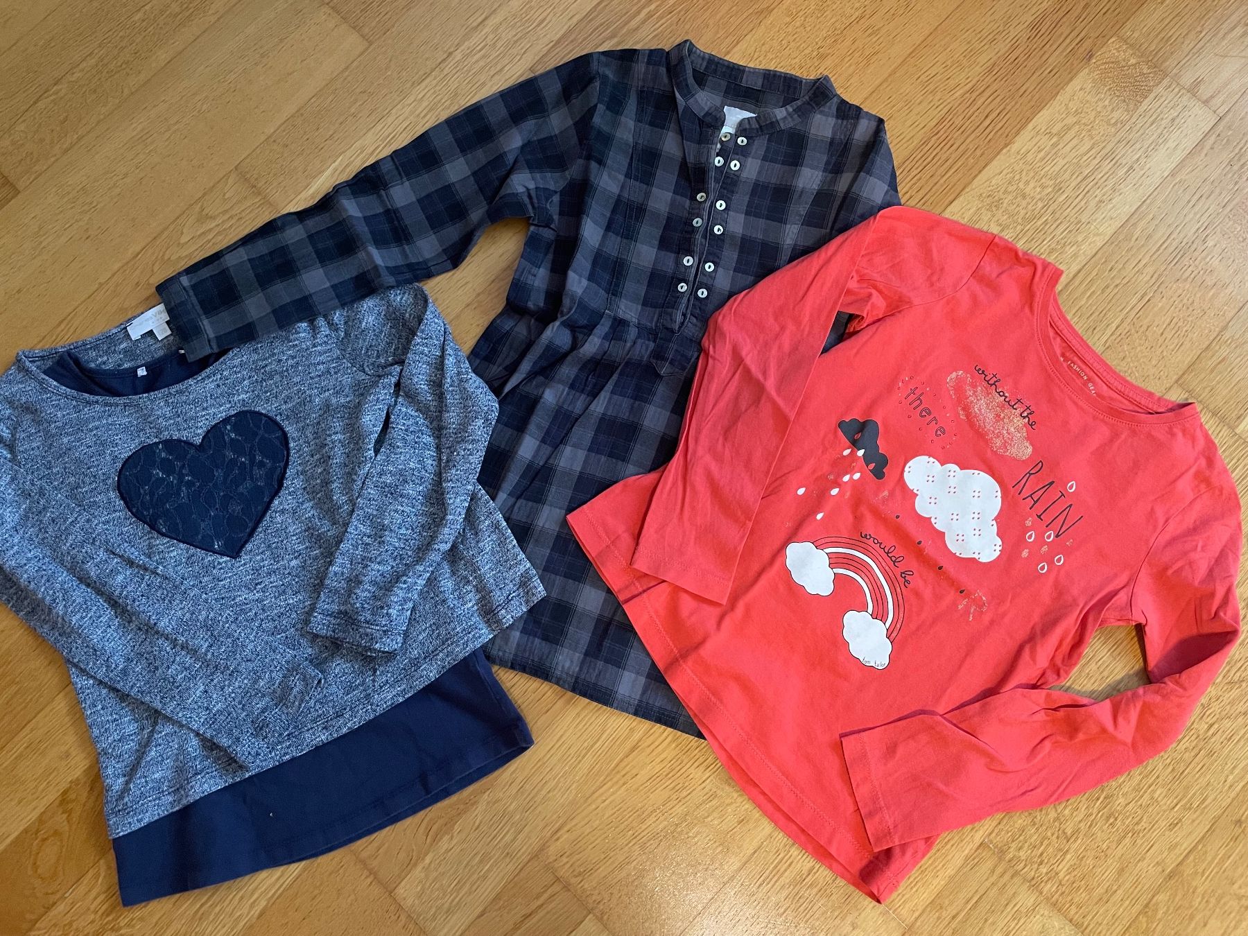 Lotti & Set di vestiti: 3 schöne Oberteile Gr.128 – Usato da Horgen venduto da Abeille80