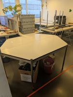 Tisch sechseckig mit Metallgestell gebraucht