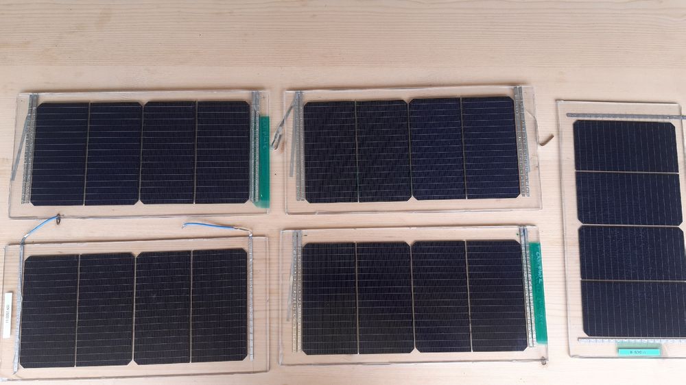 Dispositivi a energia solare: Solar Module  Solarzellen Solarpanel Einzelverkauf – Usato da Oey venduto da Parkplatzbrocki 1