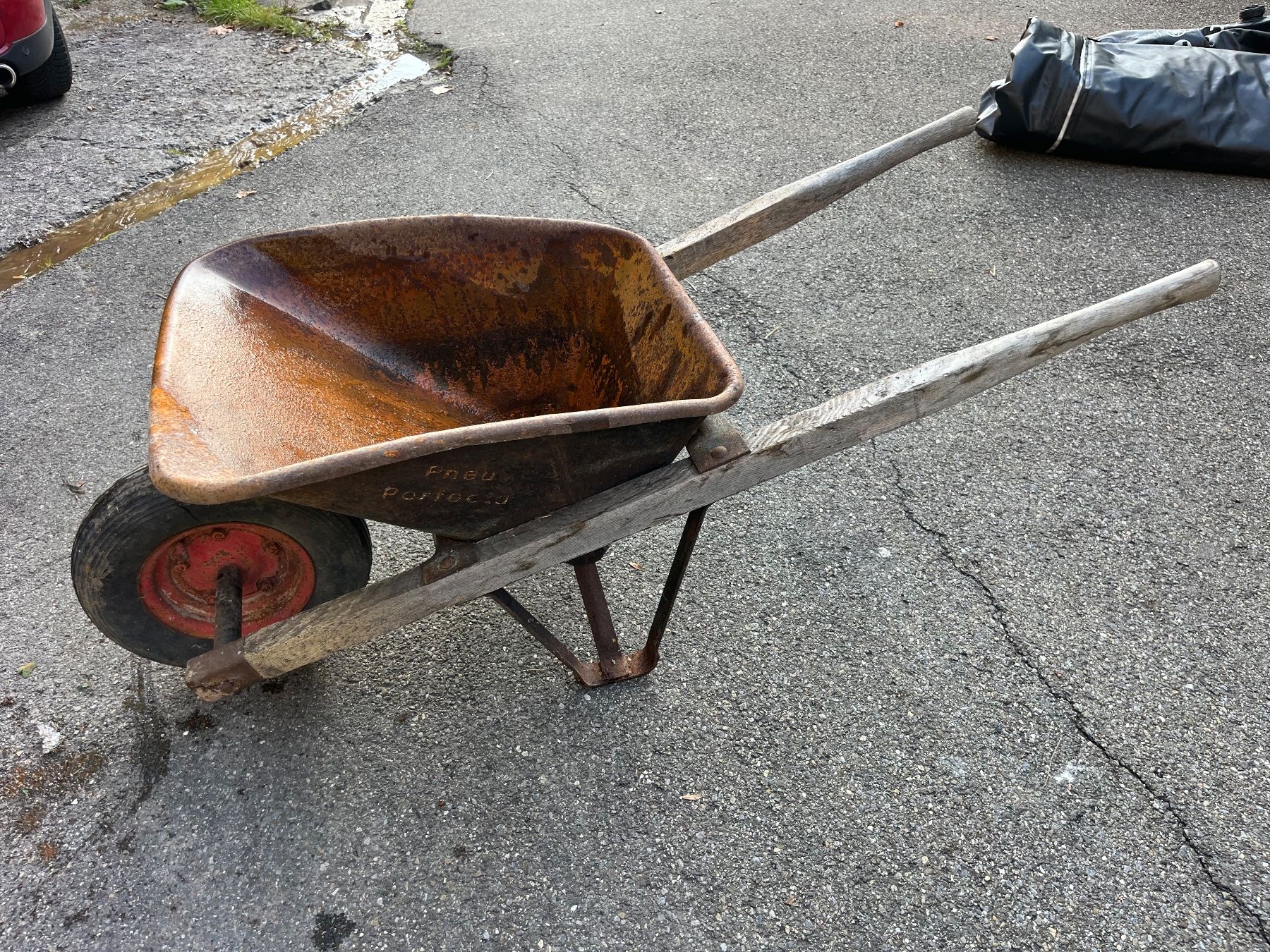 Schubkarren: Robuste Schubkarre "Pnell perfects" für den Garten! – Gebraucht aus Zürich von DJ1999 2
