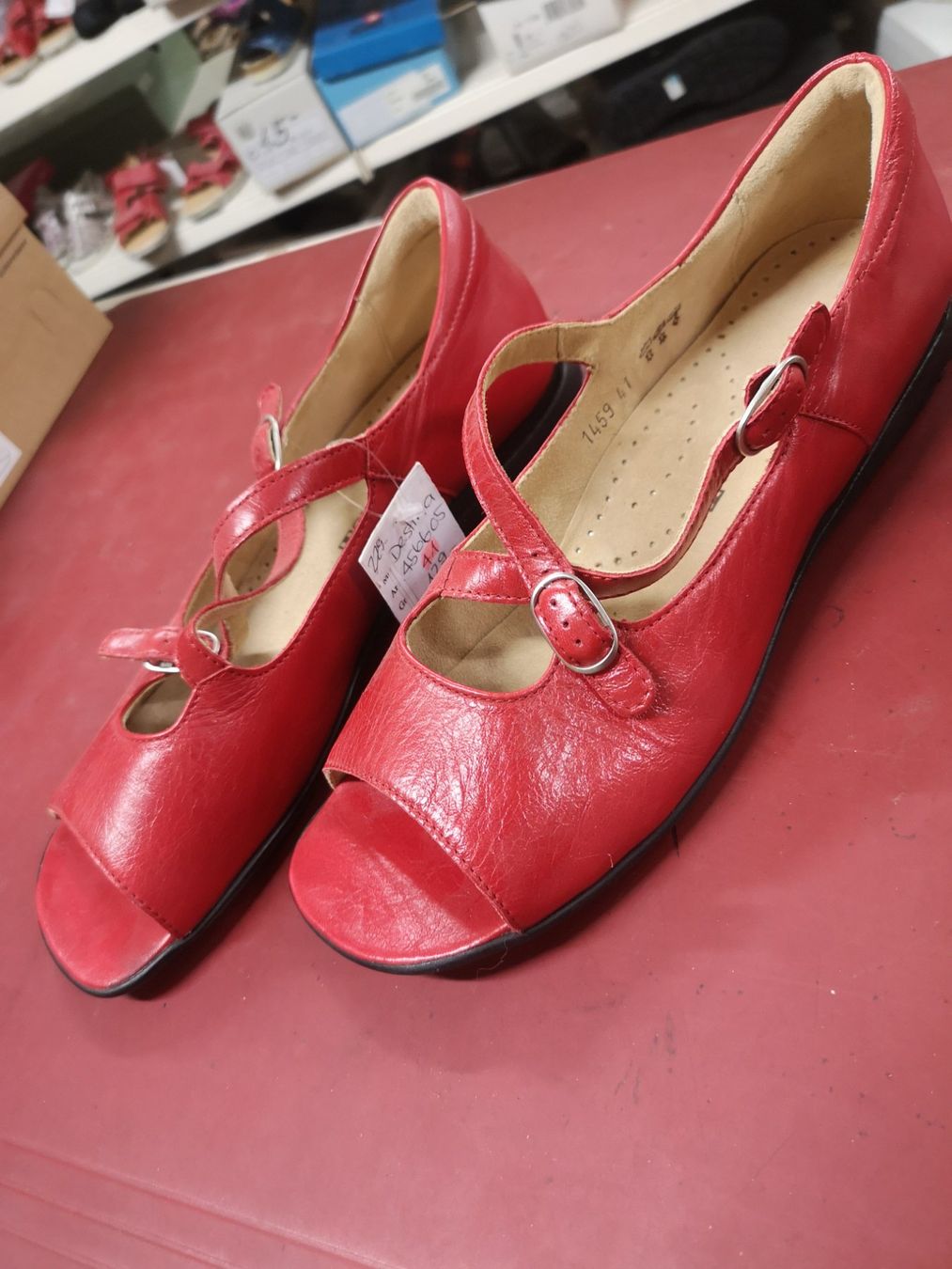Helvesko Damenschuhe: Helvesko – Neu und originalverpackt aus Möhlin von Highwaytom