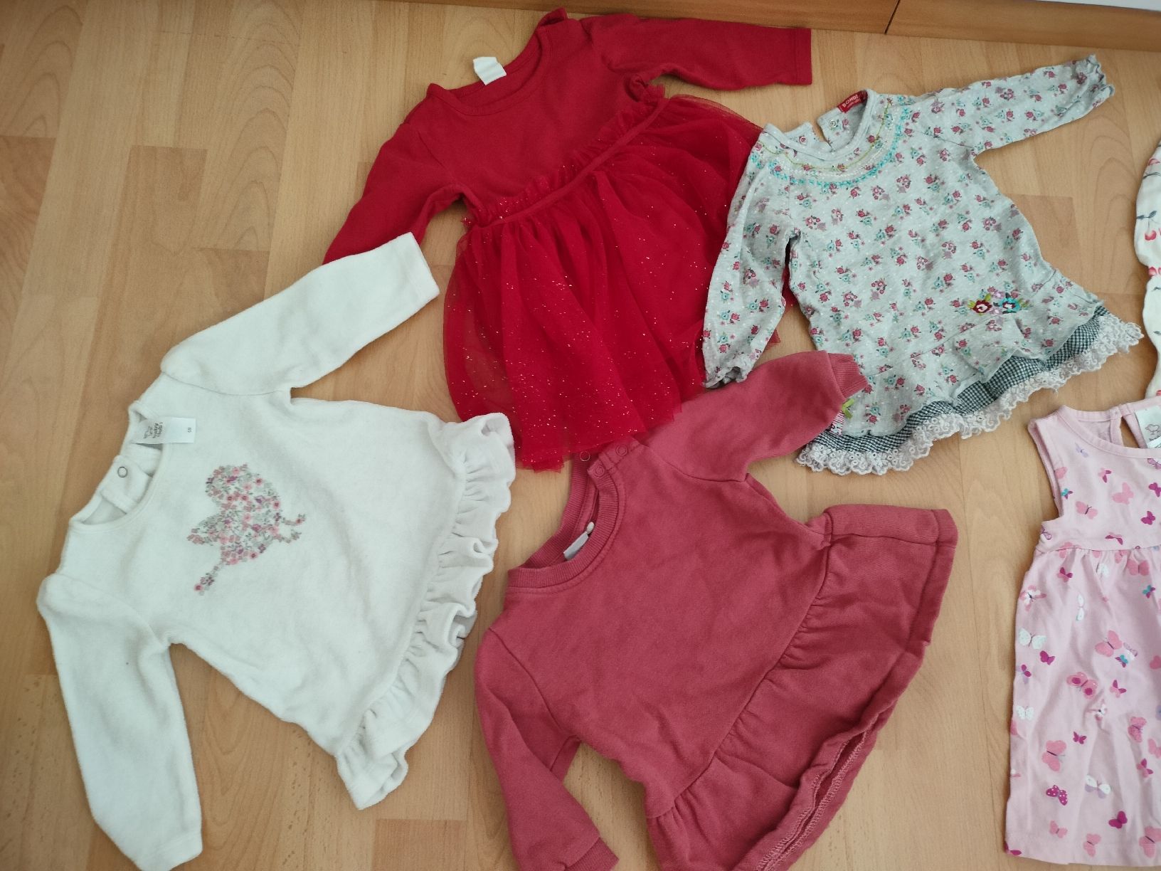 Kleiderpakete & -sets: Grosses Mädchenkleider-Paket Grösse 68 – Gebraucht aus Henggart von piipmatz01 3