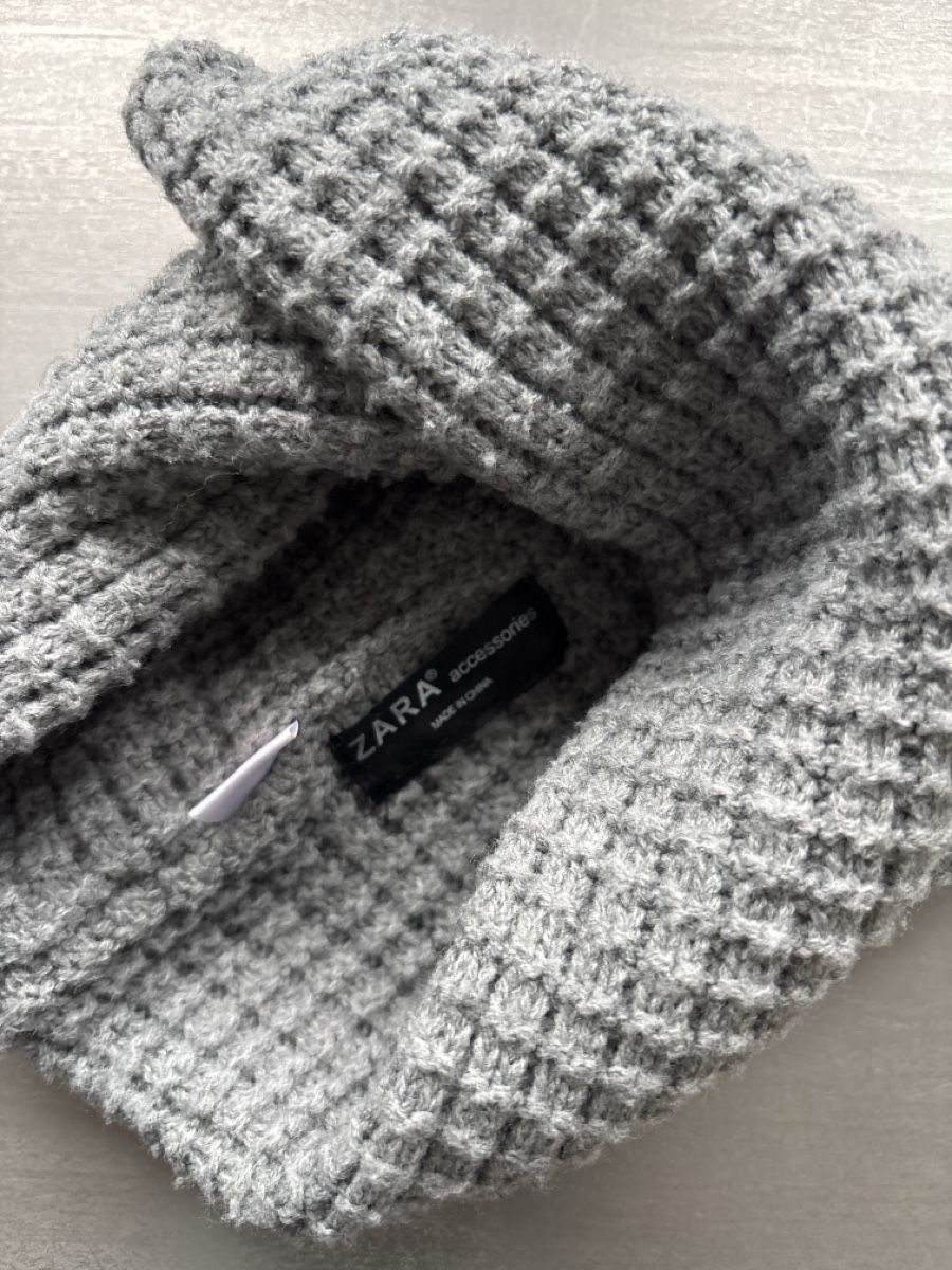Zara Foulard & Sciarpe: Zara Strick Halsschlauch – Usato da Mörschwil venduto da Mibasel 1