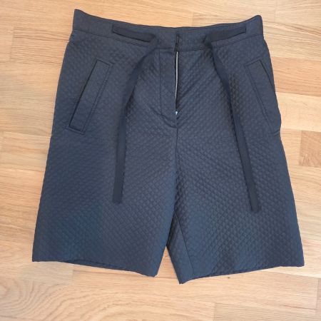 Christian Dior Luxus Bermuda-Shorts Seide Gesteppt Fr.36