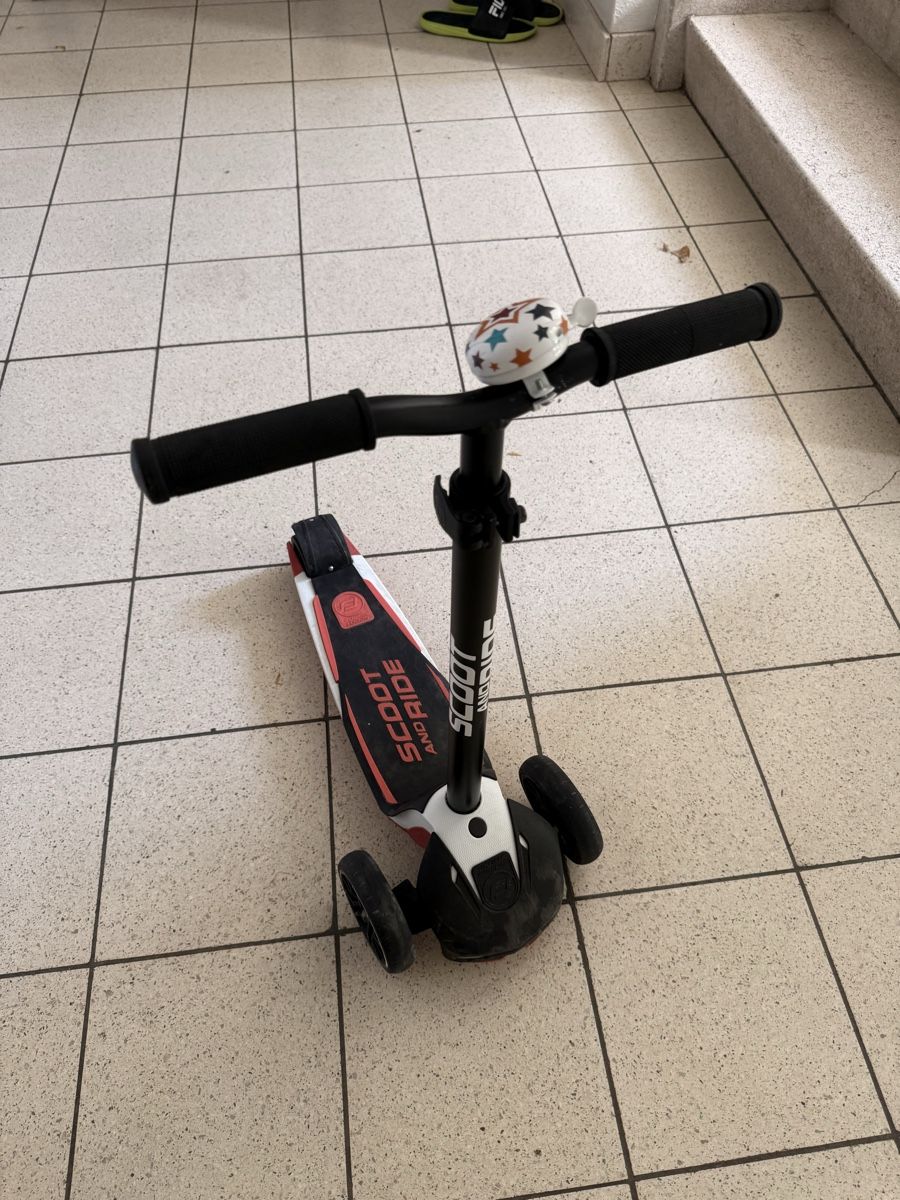 Kickboard: Scooter/Trotti (höhen verstellbar)  – Usato da Zürich venduto da fra_wc9h