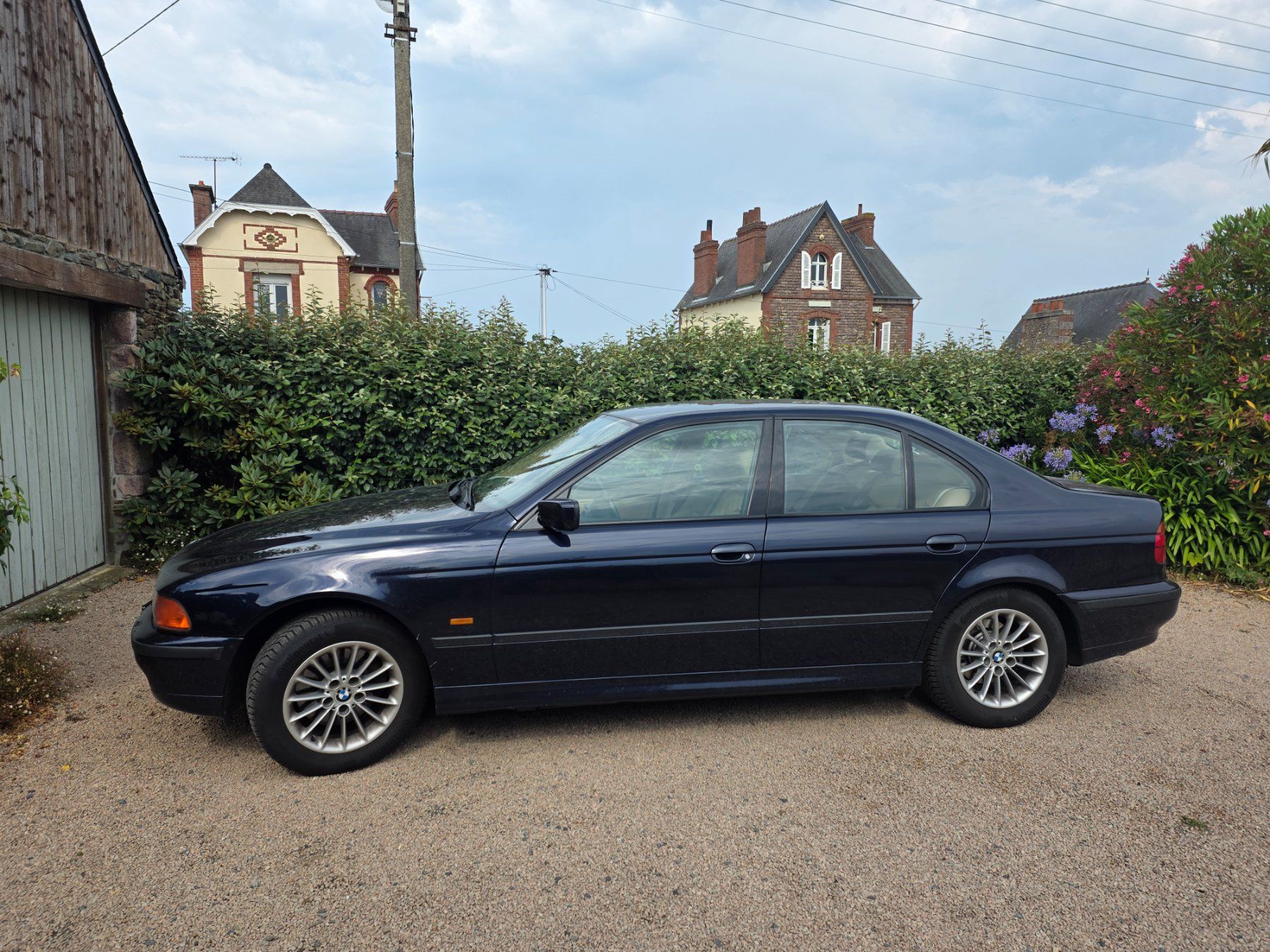 BMW Autos: BMW E39 540i V8 umfangreich revidiert – Gebraucht aus Zürich von LL94