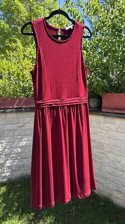 Ungetragenes bordeauxrotes Kleid ABOUT YOU Gr. 38