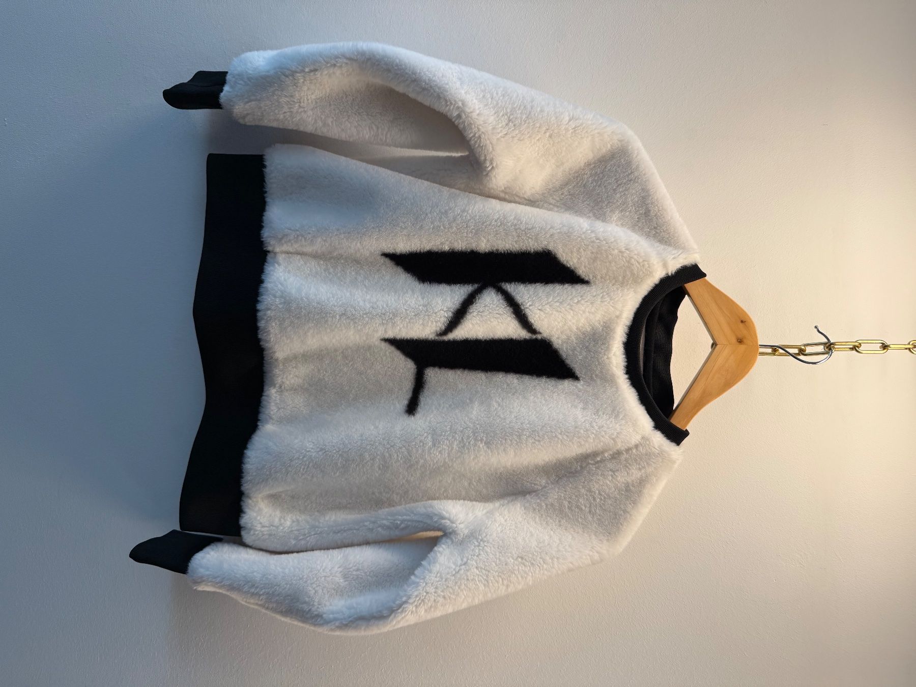 Karl Lagerfeld Pullover & Sweatshirts: KARL LAGERFELD Kids Pullover – Gebraucht aus Schlieren von svenbaettig
