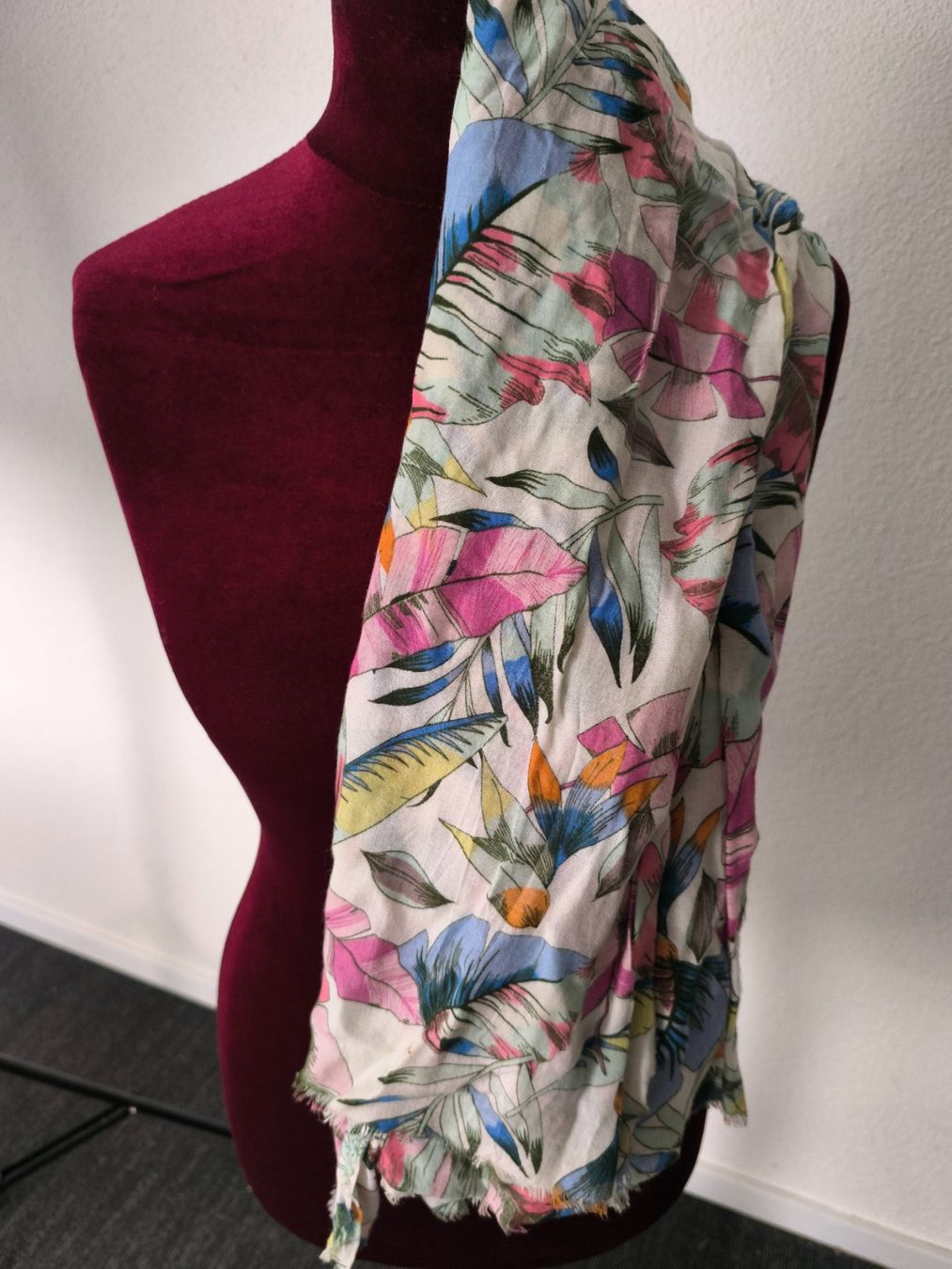 Foulards & écharpes: Baumwolle Schal – D'occasion à Rüti ZH par Restwert_Rueti_ZH 4