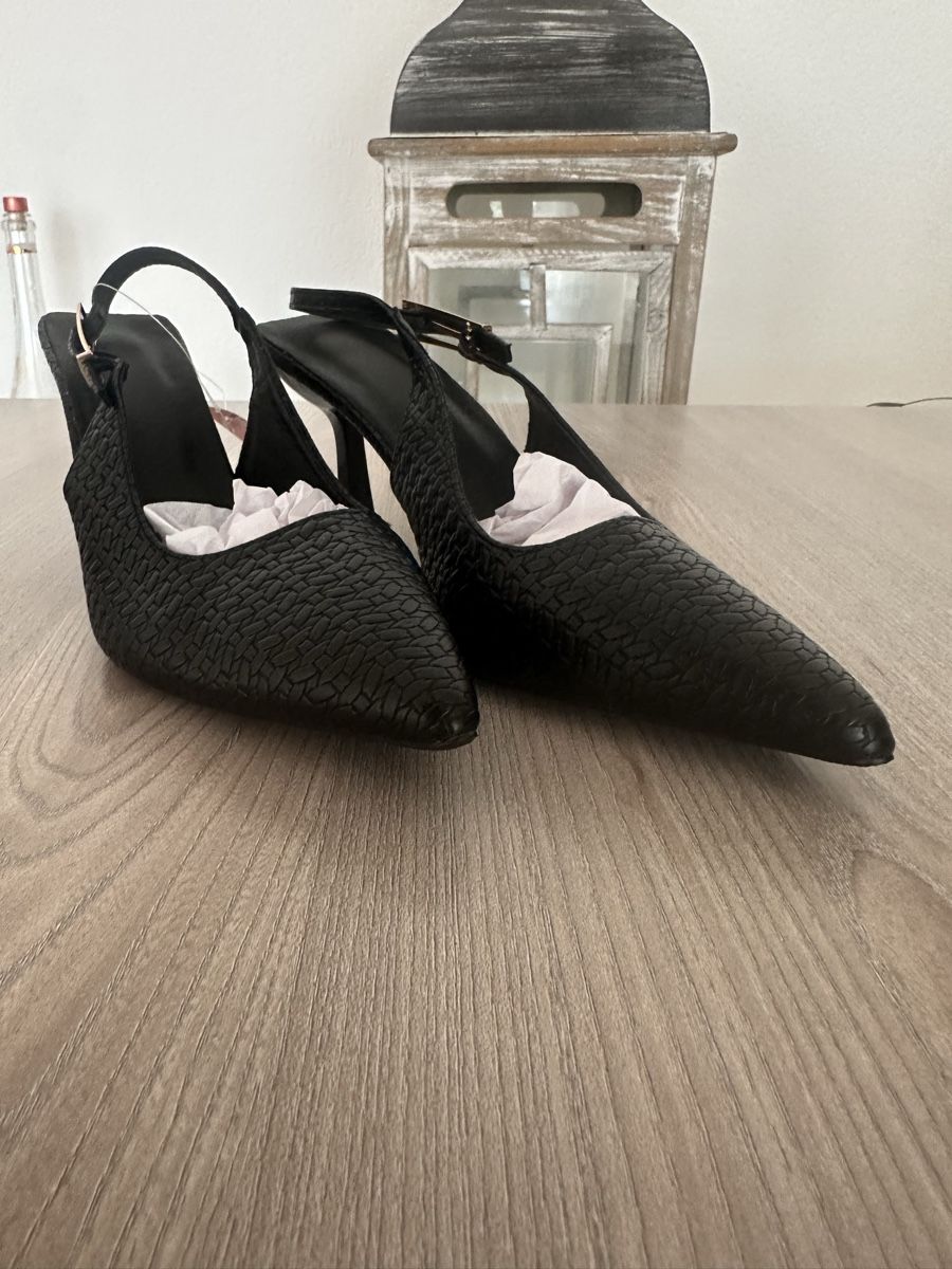 Scarpe da donna: Neue Schwarze Slingback Pumps Gr. 38 spitz – Nuovo (secondo la descrizione) da Widen venduto da Mimi11 3