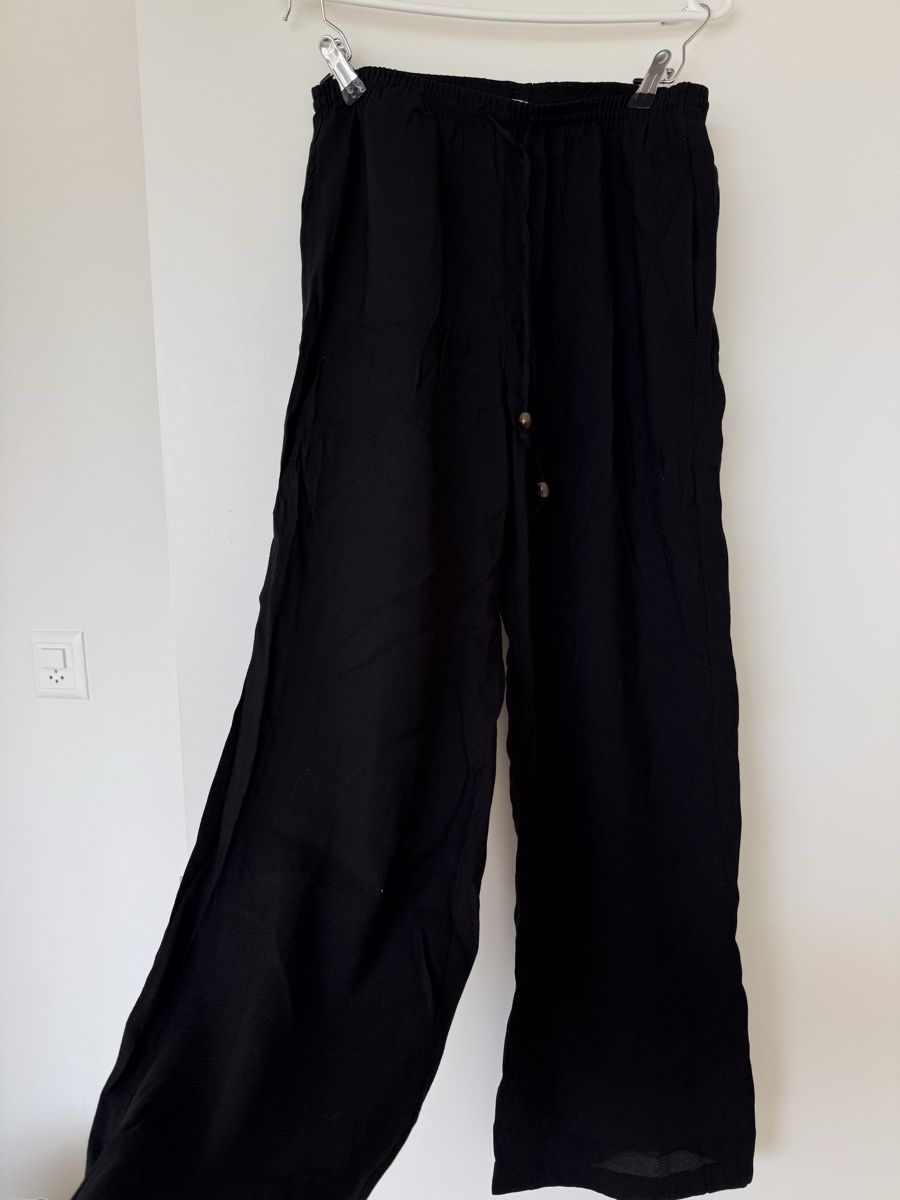 H&M Pantaloni: Bas fluide et léger pour l’été – Usato da Monthey venduto da sen_6ckr