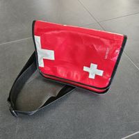 Navyboot Umhängetasche mit Schweizerkreuz