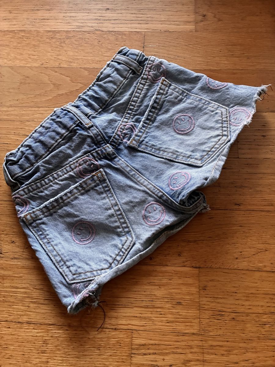 Zara Pantaloni: schöne Shorts Gr. 116, Zara – Usato da richterswil venduto da lunamarie001 1