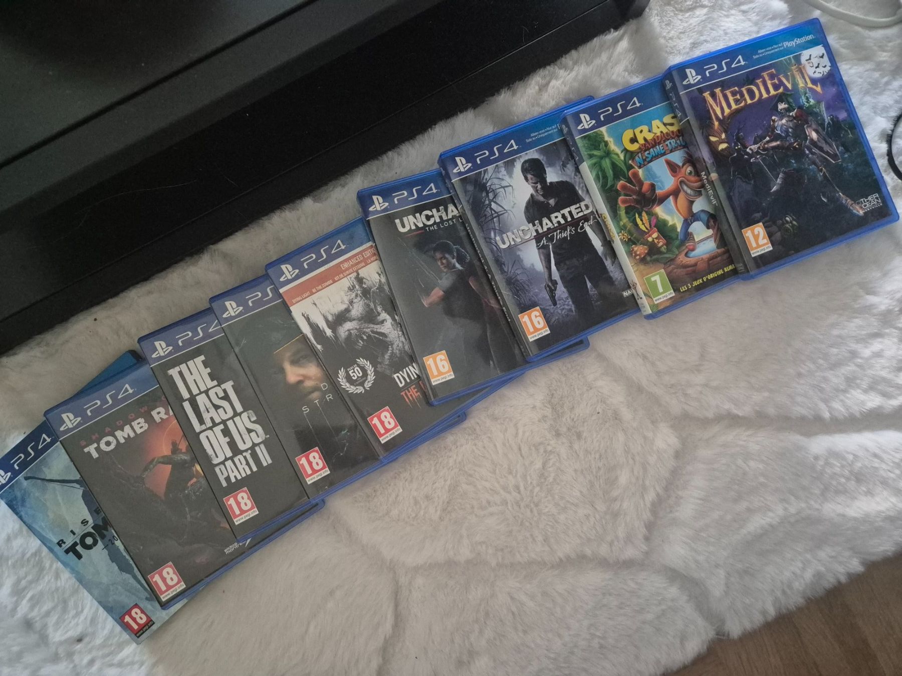 Sony Konsolen: Playstation 4, 2 manettes et 9 jeux – Gebraucht aus Meyrin von Barbie_Zombie 1