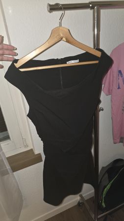Bershka Kleid schwarz Grösse M 🖤