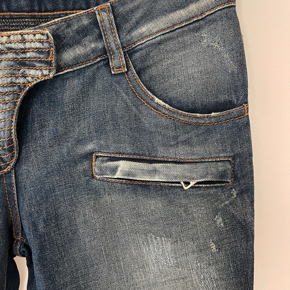 Balmain Jeans: BALMAIN Distressed Biker Jeans – Nuovo (secondo la descrizione) da Emmen venduto da Avviivva_Com2023 2