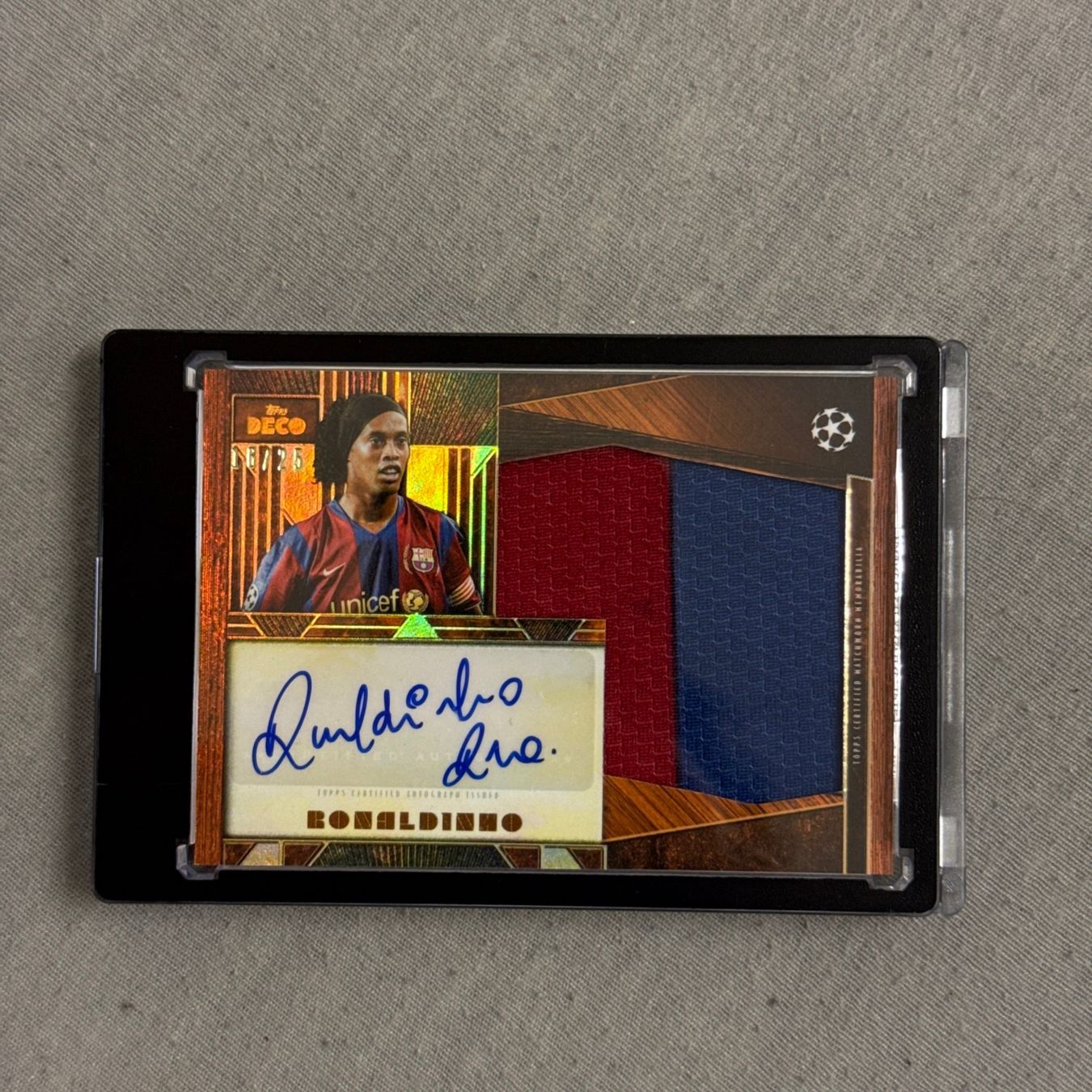 Topps Carte collezionabili: 25-26 TOPPS Deco Ronaldinho Autograph Match worn Patch /25 M – Usato da Zürich venduto da Metropolis13