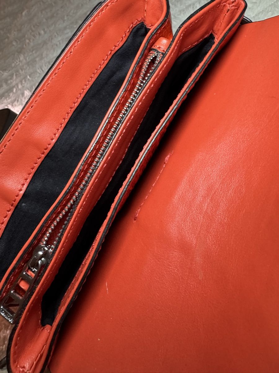 Zadig & Voltaire Borse da donna: Zadig & Voltaire Kate Wallet Lackleder – Usato da Vionnaz venduto da b_f_d_r_g 6