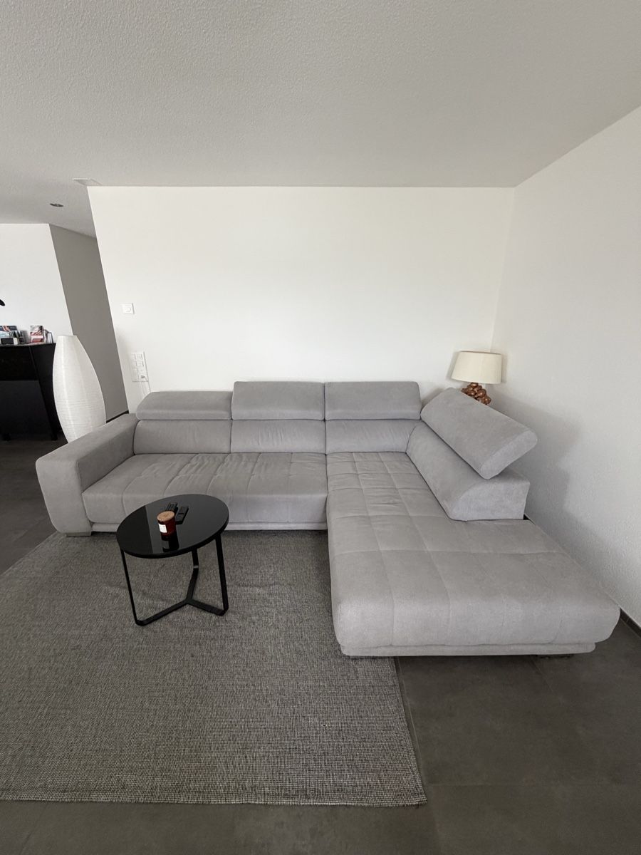 Sofas: Ecksofa Grau Stoff  – Neuf (Voir description) à Spiez par aci_jrd7