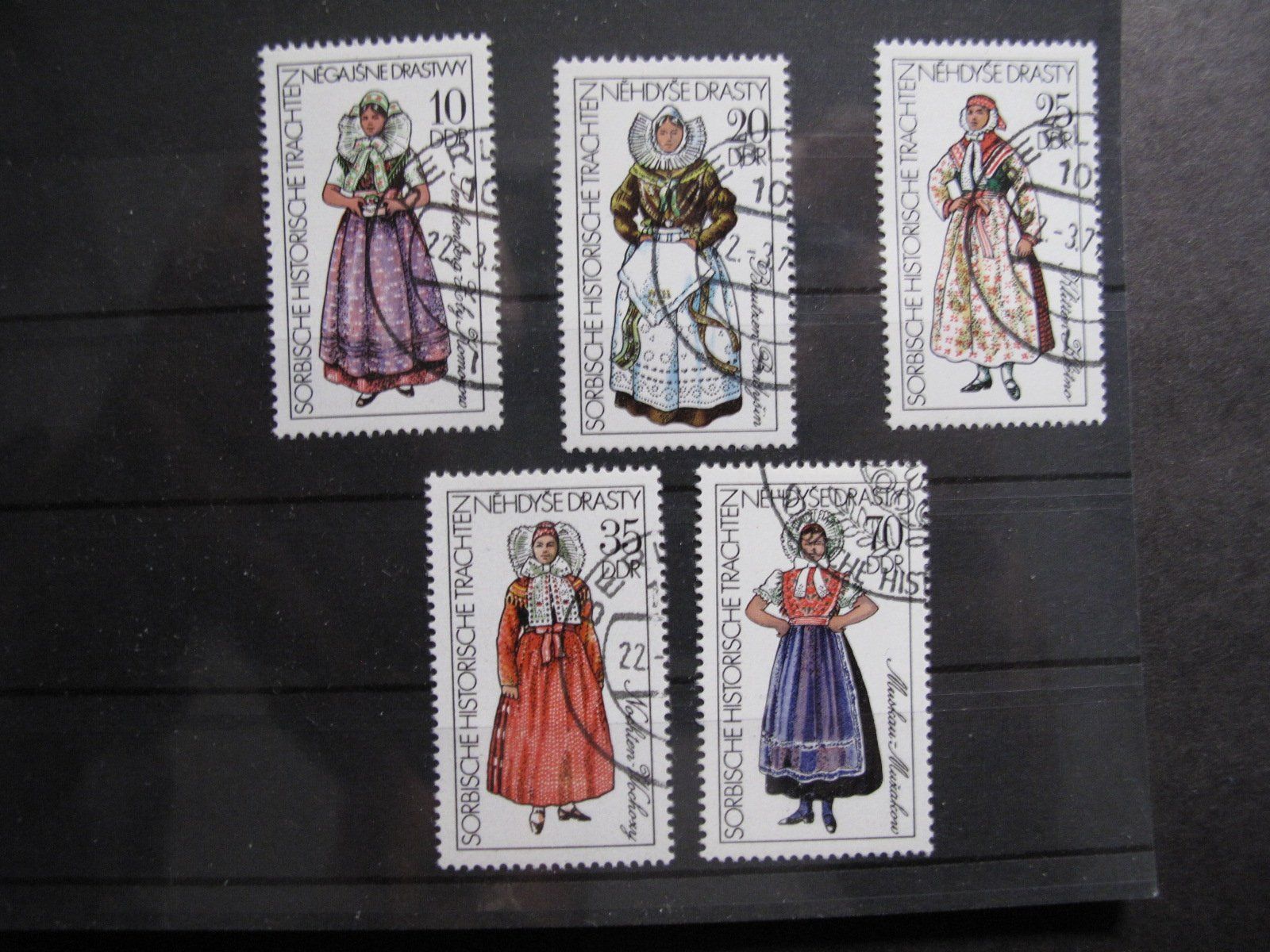 Alle Briefmarken: DDR 1977 Sorbische Trachten gest. – Gebraucht aus Wil SG von fva01