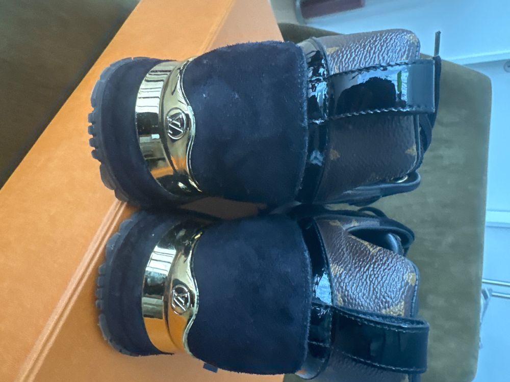 Louis Vuitton Scarpe da donna: Louis Vuitton Run Away Sneaker Schwarz, Grösse 39, Neuwer... – Nuovo (secondo la descrizione) da Kilchberg ZH venduto da atlanticpacific 1