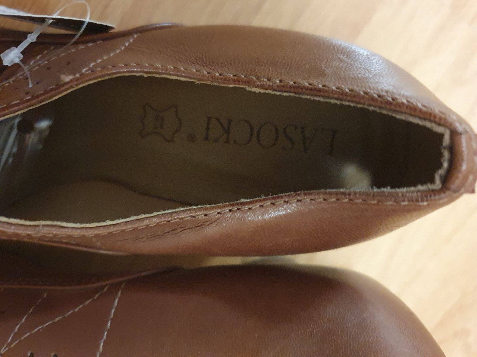 Damenschuhe: neue braune Halbschuhe von Lasocki – Neu und originalverpackt aus St. Gallen von 1811123 3