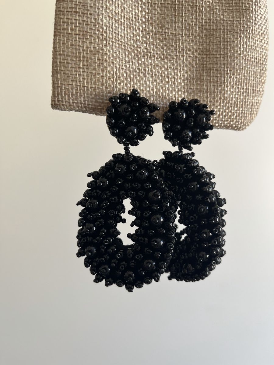 Orecchini pendenti & Orecchini a lobo: Chic Black Beaded Earrings - Statement Summer Jewellery! – Nuovo (secondo la descrizione) da Mies venduto da nic_yk5d 1